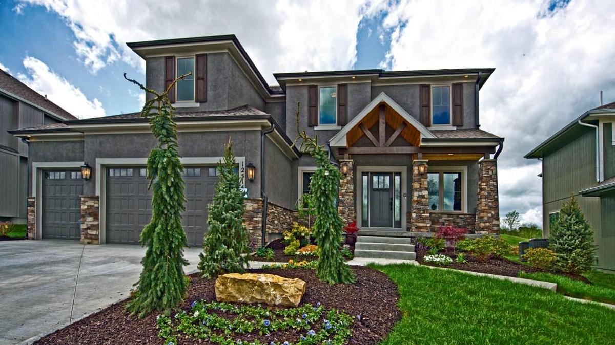 Boasting two Grand Award Winners with JFE Construction’s Silverton IV (shown here) and the Hillman Home Building’s Chesapeake II.1, along with the Runner-Up Winner, James Engle Custom Homes’ Laurel II, the newest model row in The Hills of Forest View offers some of the best options available in the metro area.