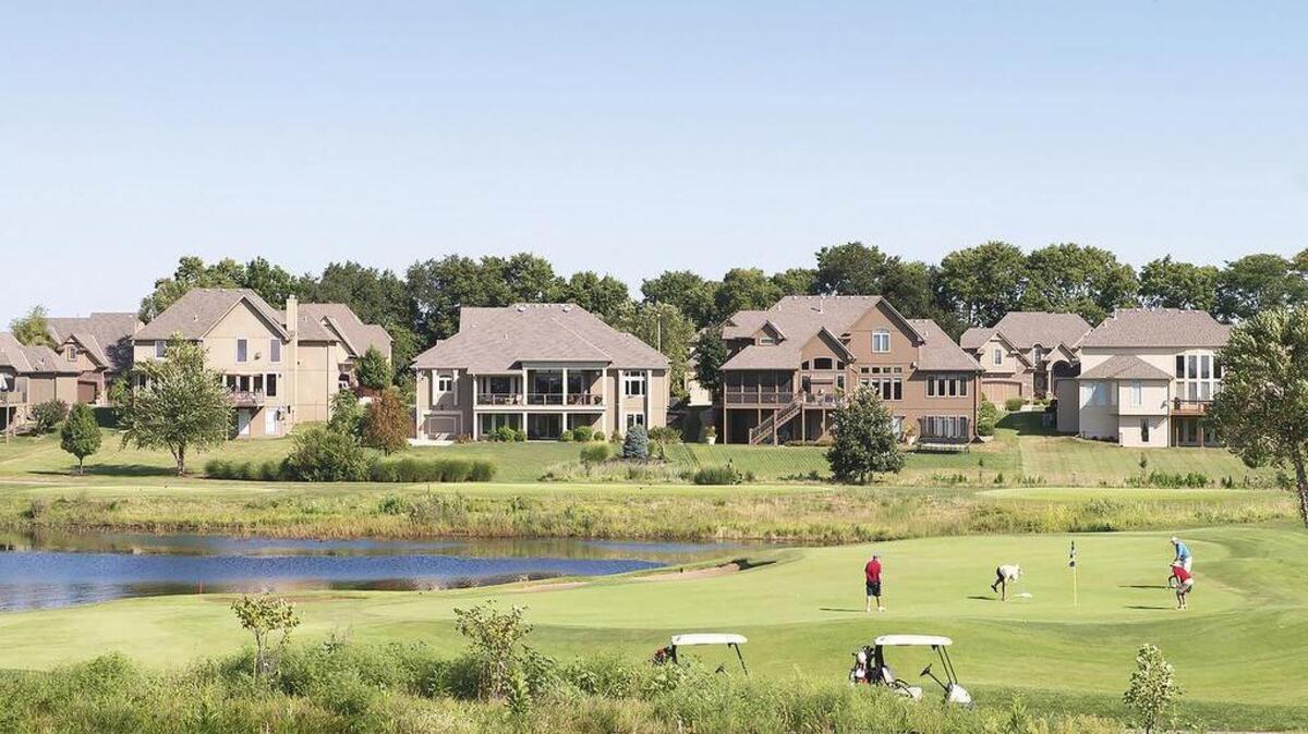 Woodneath Farms features a limited number of homesites along the Shoal Creek Golf Course.