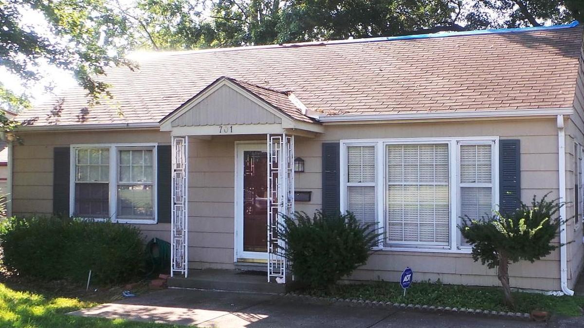 A homeowner who couldn’t keep pace with home repairs – including a new roof – reached out to House Buyers KC for help. She sold her home to House Buyers KC in three days and is now relocating to be closer to family.