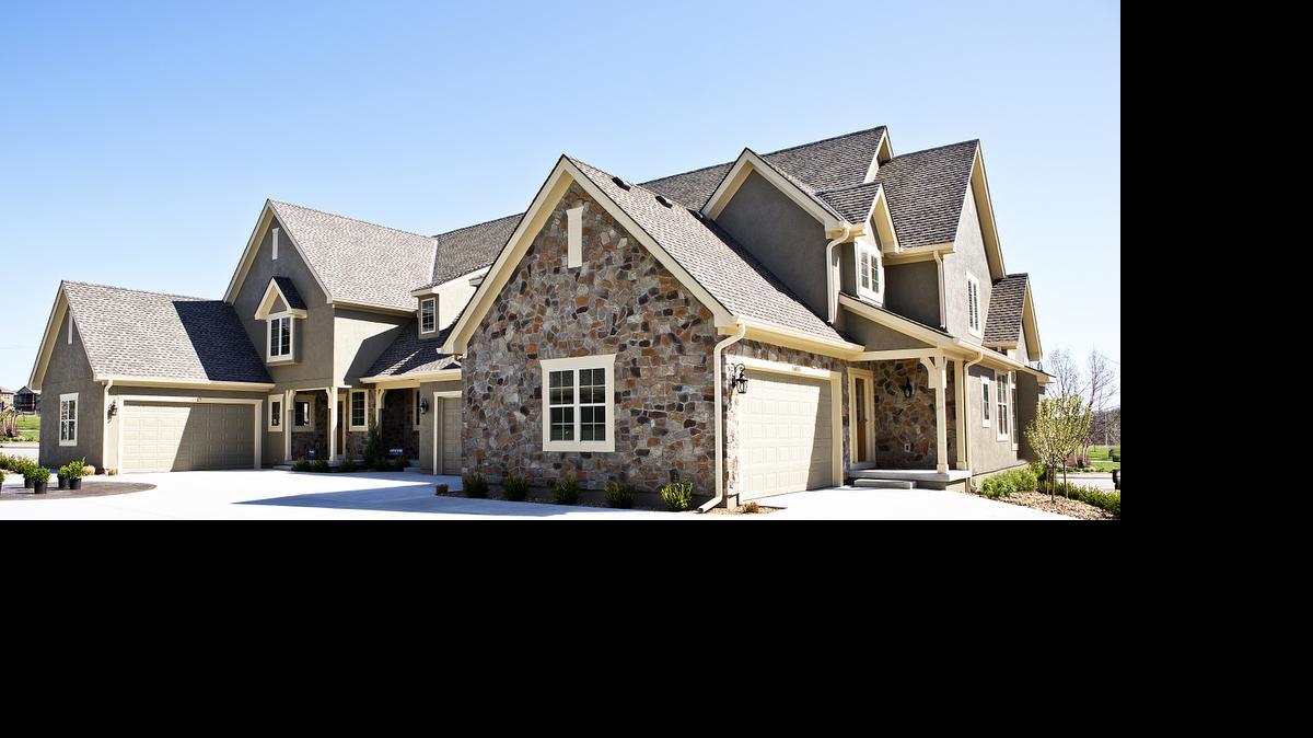 
The full stucco and stone exterior brings out the cottage like feel of Leabrooke Town Manor, while the 50-year roof and extra wide 6-inch gutters will help maintain the longevity and beauty of each home.
