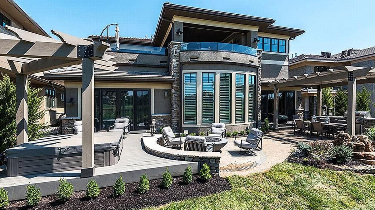 Jim Lambie founded Lambie Custom 38 years ago, and over the course of the last four decades has gained a reputation for excellence in design, quality construction and superior customer service.