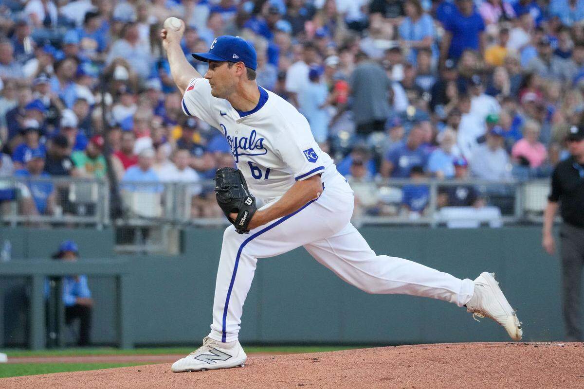 Kansas City Royals starting pitcher Seth Lugo (67) delivers a pitch against the New York Yankees in the first inning at Kauffman Stadium on June 10, 2024.
