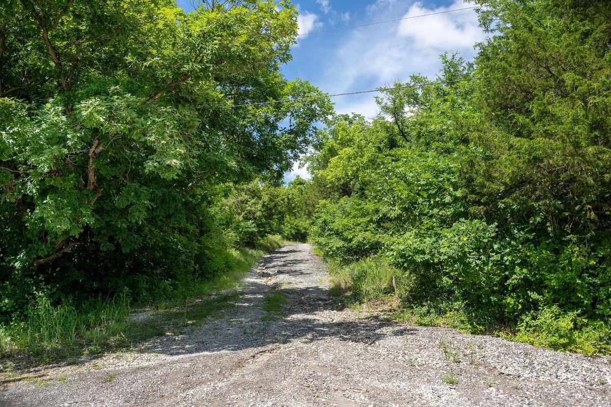 A new subdivision featuring million-dollar-plus homes has been proposed development on 49 acres of near 11900 North Crooked Rd., in Parkville, Missouri. This site is located behind existing homes on the west side of The National Golf Club of Kansas City.