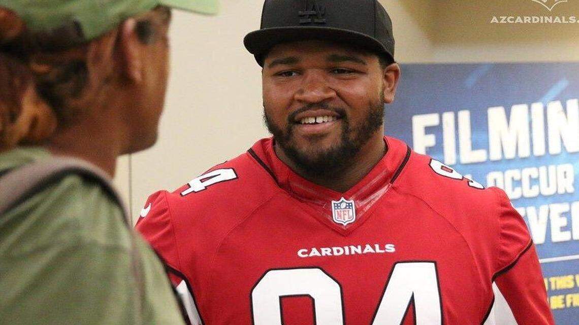 The Chiefs added nose tackle Xavier Williams to their roster on Tuesday. He played at Grandview High, and will the Cardinals last season.