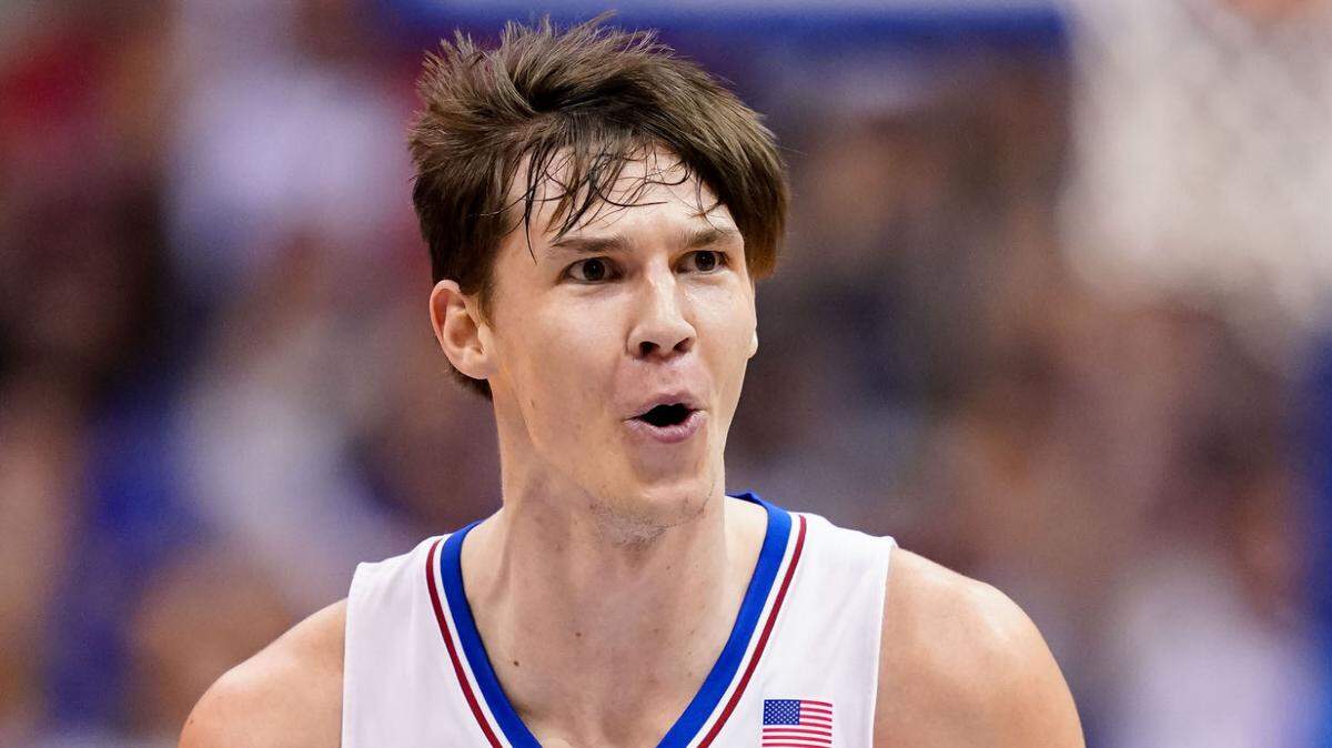 Kansas Jayhawks forward Zach Clemence (21) celebrates after scoring during the first half against the Oklahoma Sooners at Allen Fieldhouse on Jan. 10, 2023.