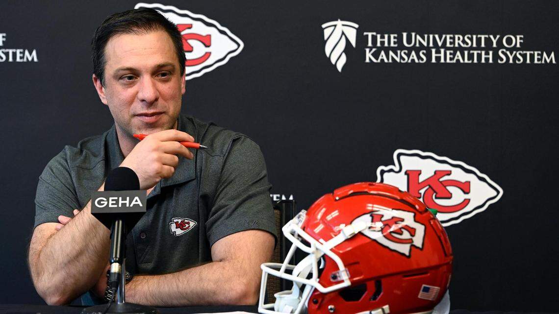 Chiefs GM Brett Veach on what goes into making a draft-day trade
