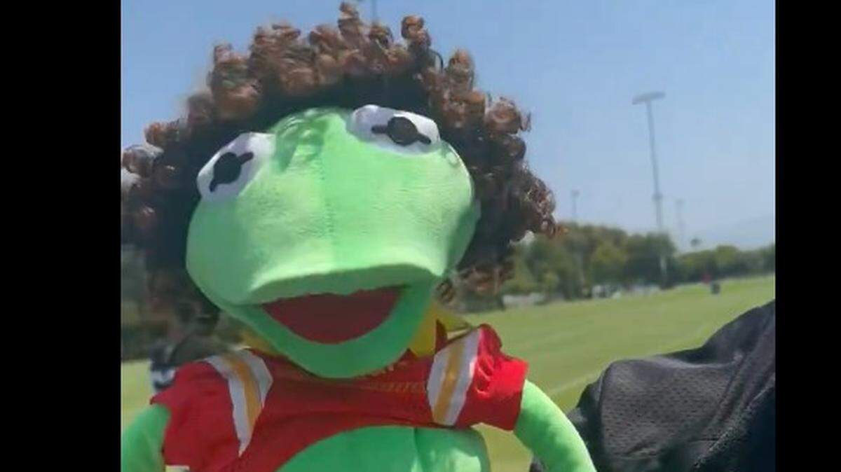 The Raiders brought out a Patrick Mahomes Kermit the Frog doll.