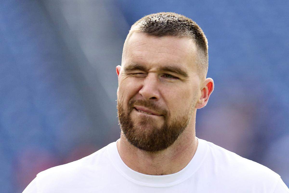 Kansas City Chiefs tight end Travis Kelce gets ready for an NFL Week 16 game at Nissan Stadium in Nashville, Tennessee on Sunday, Dec. 21, 2025.
