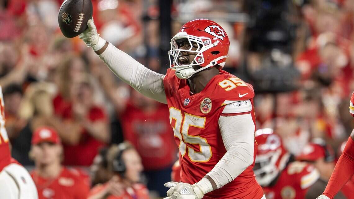 Chiefs’ final injury report lists two starters as questionable vs. Colts Sunday