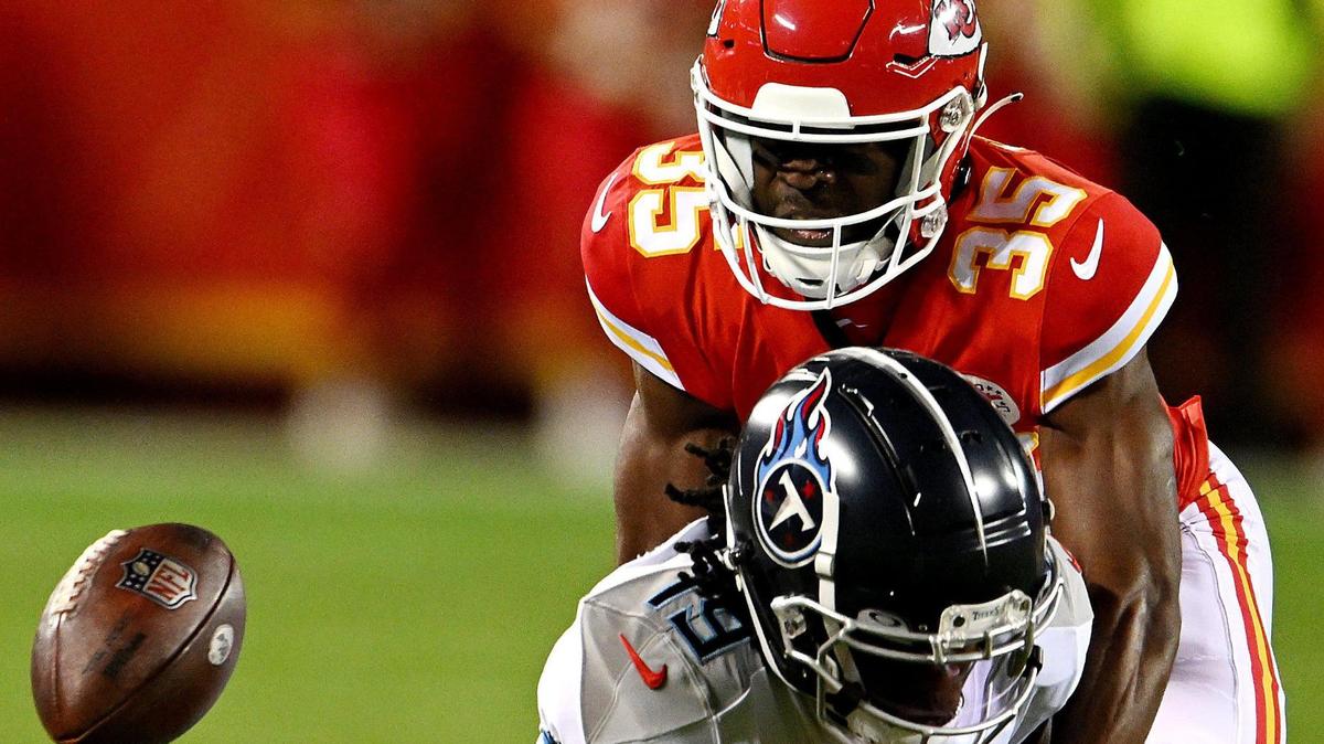 The Titans’ Chris Conley couldn’t hang on to this pass that was broken up by the Chiefs’ Jaylen Watson during the first half of Sunday night’s game at Arrowhead Stadium.