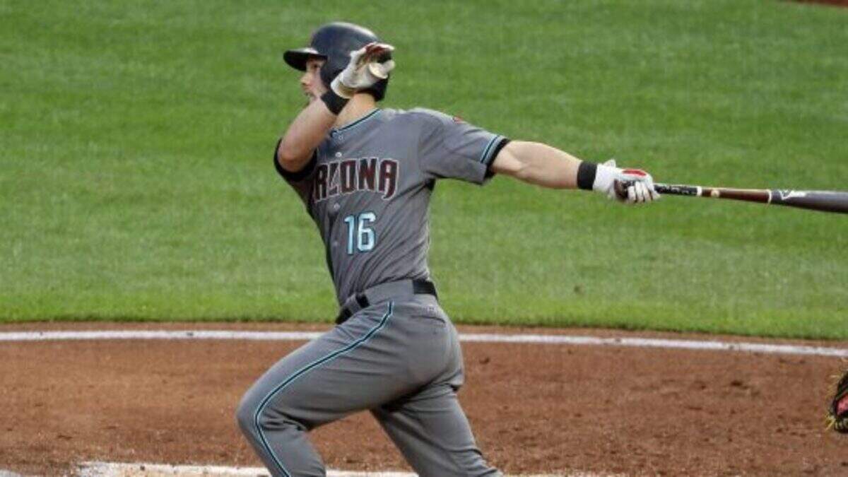 Chris Owings has joined the Royals on a one-year contract.