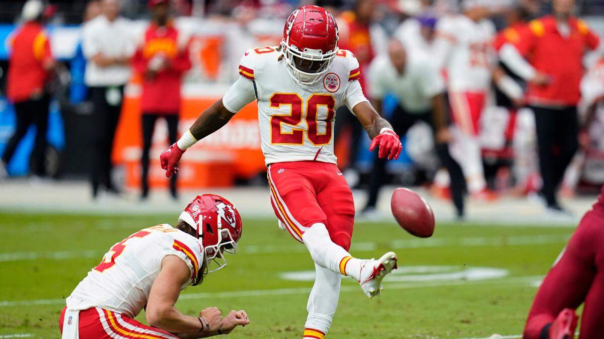 Kansas City Chiefs safety Justin Reid (20) misses an extra point attempt against the Arizona Cardinals during the first half of an NFL football game, Sunday, Sept. 11, 2022, in Glendale, Ariz.
