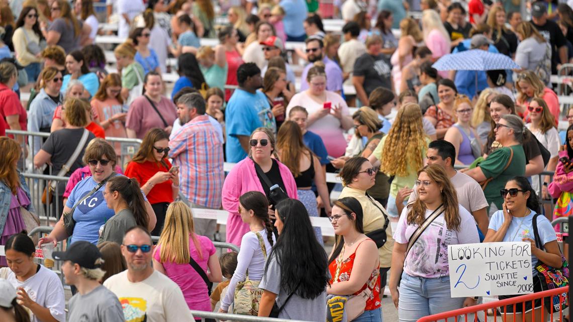 Kansas City ride services are booked solid by Taylor Swift fans in need of a ‘Getaway Car’