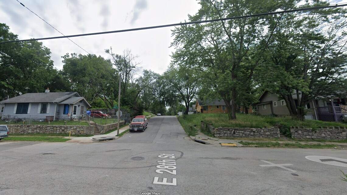 53-year-old man dies after being found shot on steps of home on KC’s East Side