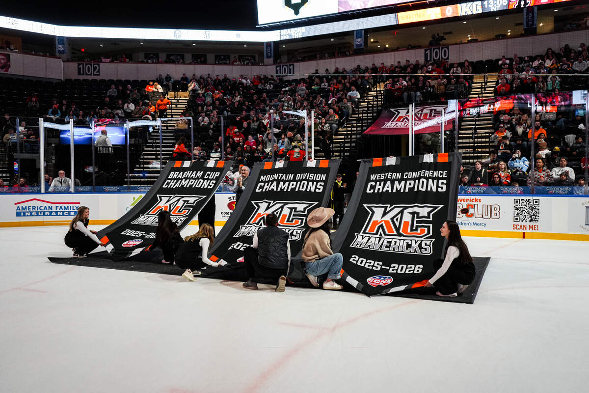 Banners unfurl, but Kansas City Mavericks come up short in hockey ...