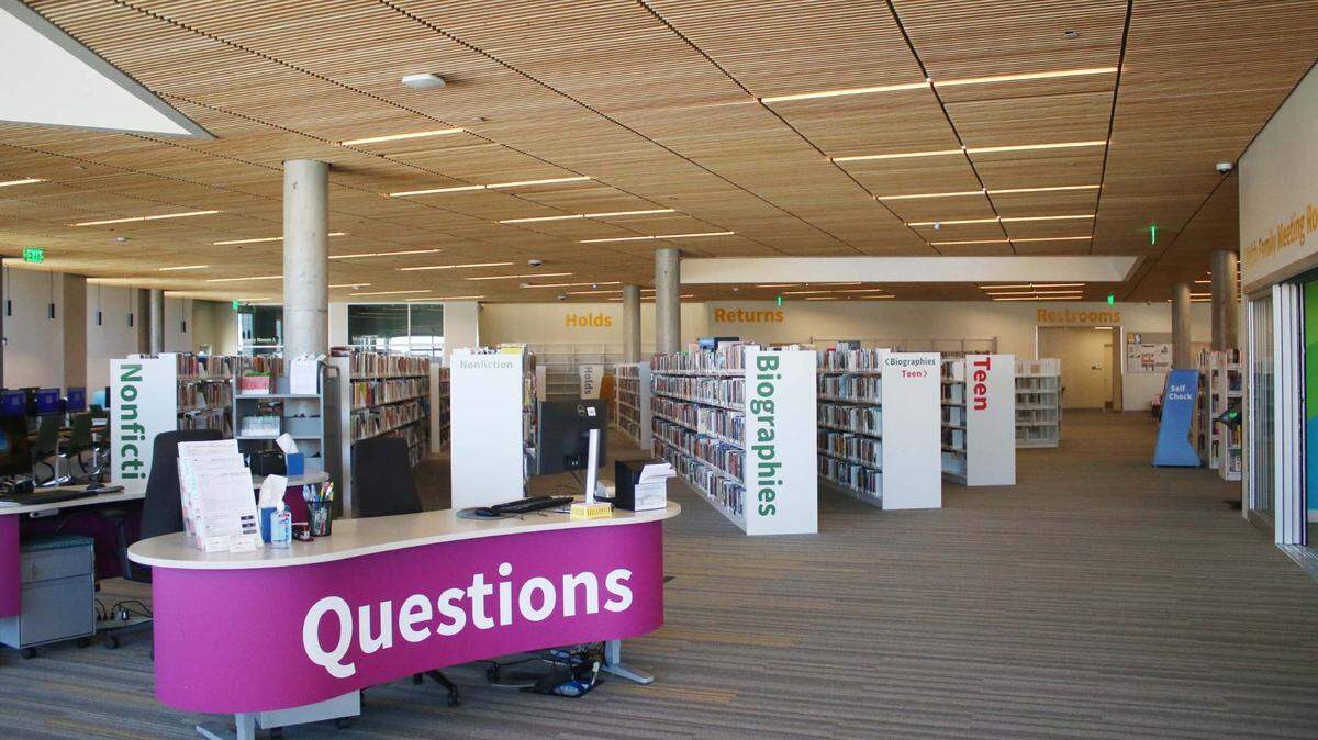 Merriam Plaza Library opened March 20 in Merriam, replacing Antioch Library.