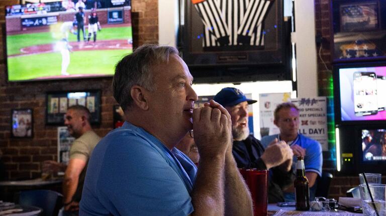 Here’s how you can watch Kansas City’s Royals playoff & Chiefs game at the same time