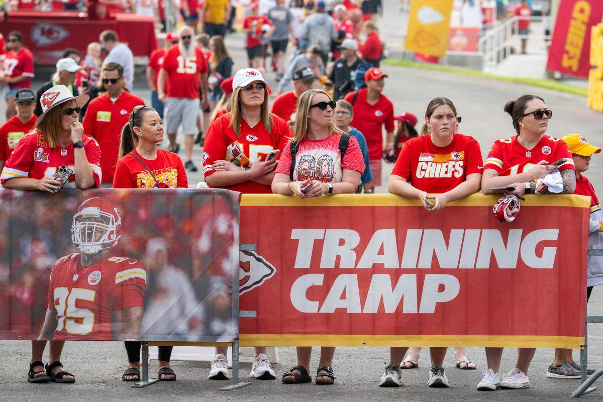 Fans line up to catch a glimpse of the players before practice at Chiefs Training Camp on Sunday, Aug. 3, 2025 in St. Joseph.