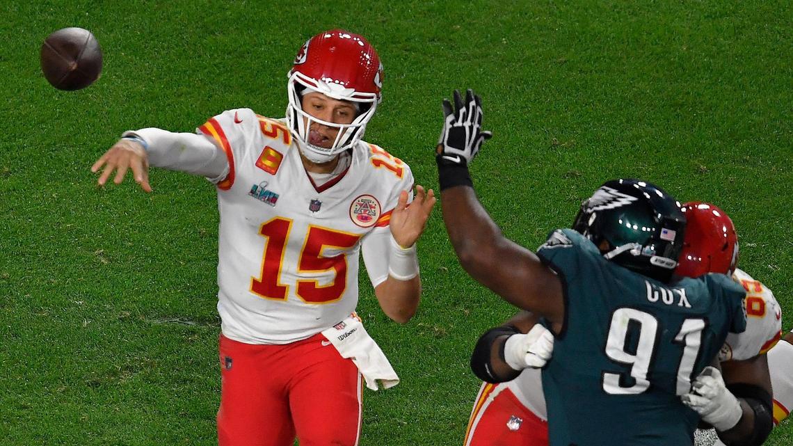 Kansas City Chiefs quarterback Patrick Mahomes zips a pass to Juju Smith-Schuster during the second half of Super Bowl LVII, on Sunday, Feb. 12, 2023, in Glendale, Ariz.