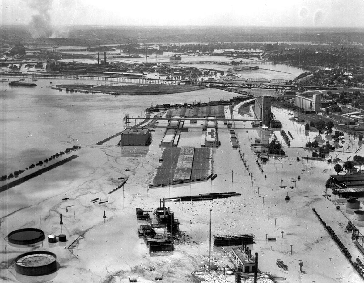 Fairfax Industrial District, looking south toward the confluence of the Kansas and Missouri rivers. Smoke from the fires along Southwest Boulevard is visible in the top left.