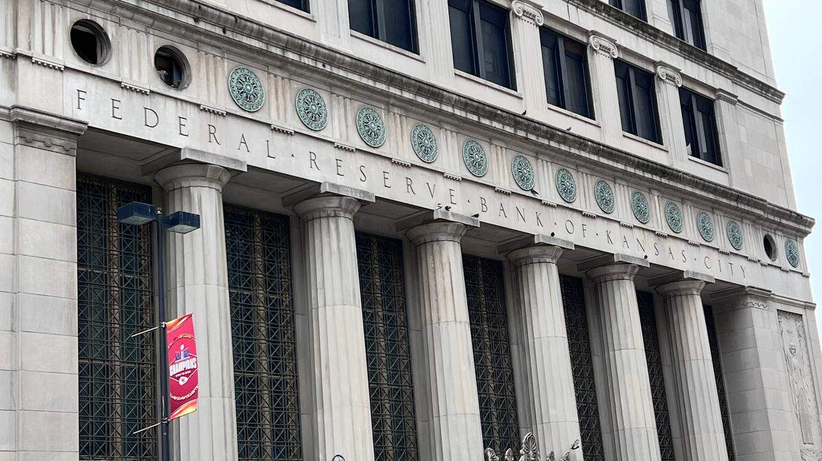 The former Federal Reserve building at 925 Grand stands vacant in downtown Kansas City, its once-stately exterior showing signs of decay after more than a decade of abandonment and a failed redevelopment effort.