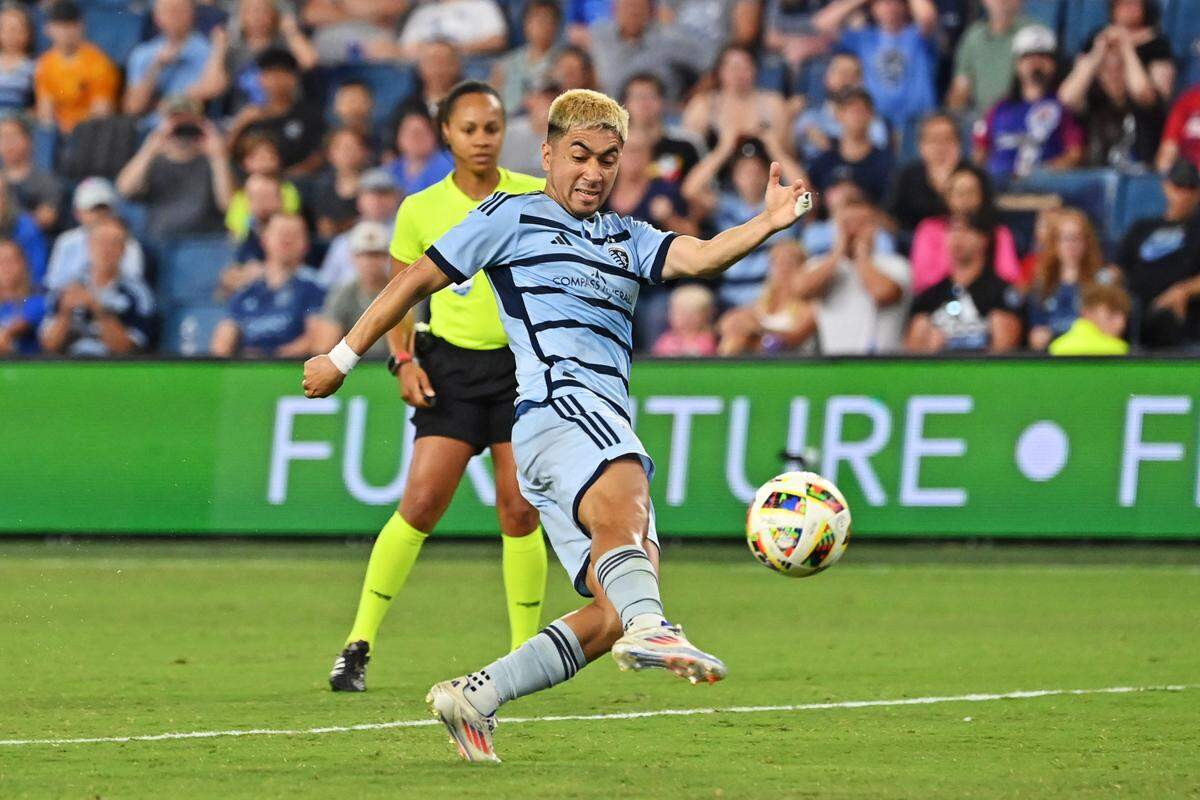 Sporting Kansas City midfielder Memo Rodriguez scored a screamer of a goal against FC Dallas on Sunday evening at Children’s Mercy Park.