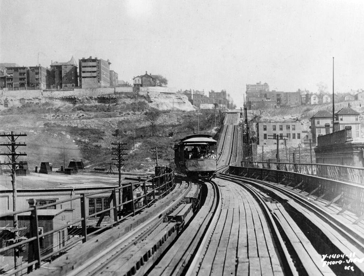 Final streetcar trip over the 12th Street Incline, 1913.