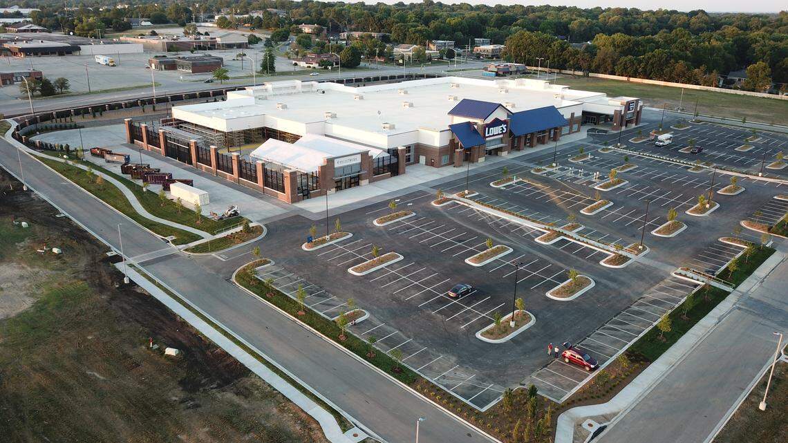 Lowe’s big box anchor store at 95th and Metcalf in Overland Park opens Thursday.