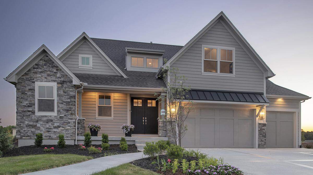 The Edgewood, a former Ridgestone Meadows model, is an exquisite 1.5-story, four-bedroom, 3.5-bath home that features an expansive main floor with multiple entertaining features for friends and family. Loaded with upgrades and extras, this must-see home is available immediately at $579,950 and qualifies for the Ridgestone Bucks promotion.
