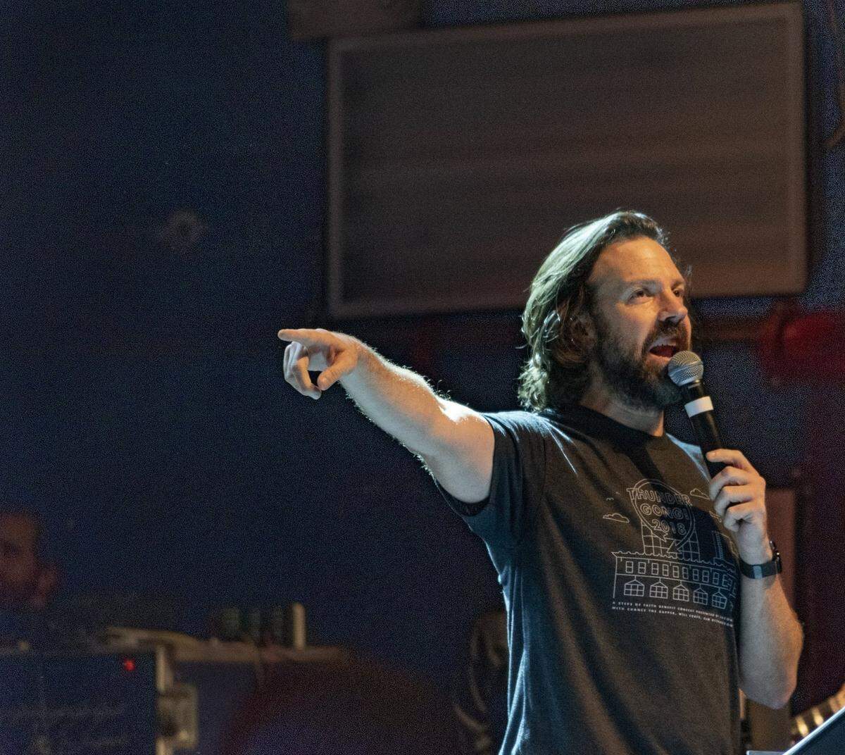 Jason Sudeikis, seen here in shaggier times, will bring back Thundergong!, a benefit for the Steps of Faith Foundation, Nov. 20 at the Uptown Theater as a virtual event.
