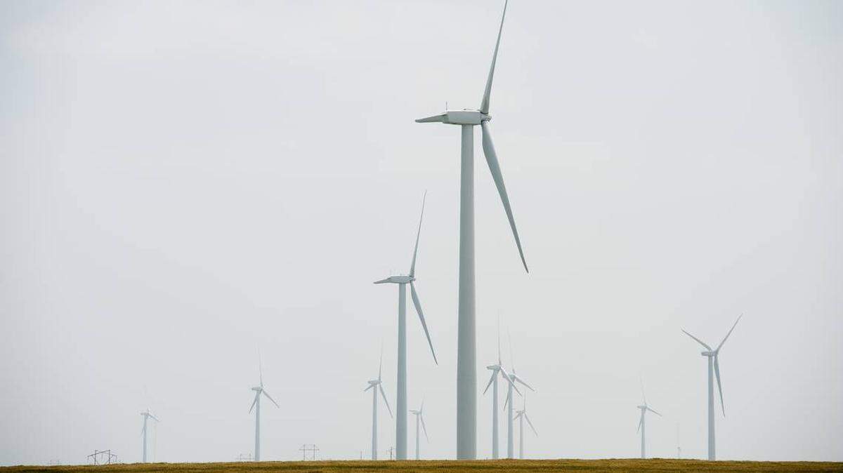 The University of Kansas, Kansas State University, and several other higher education institutions have signed agreements with Westar Energy to receive power from a Nemaha County wind farm at a long-term, fixed rate.