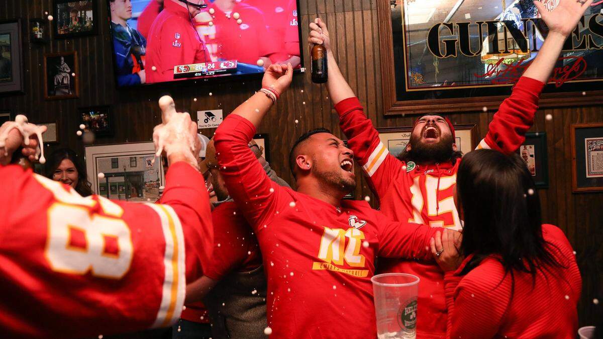Fans at Kelly’s celebrated during the final minutes of the Kansas City Chiefs’ 2020 Super Bowl victory.