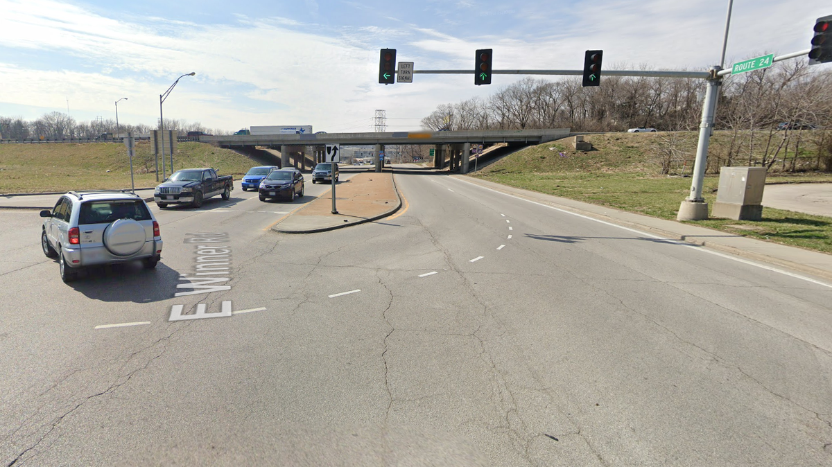 The Kansas City Police Department is investigating a crash that resulted in a serious injury near East Winner Road and I-435.