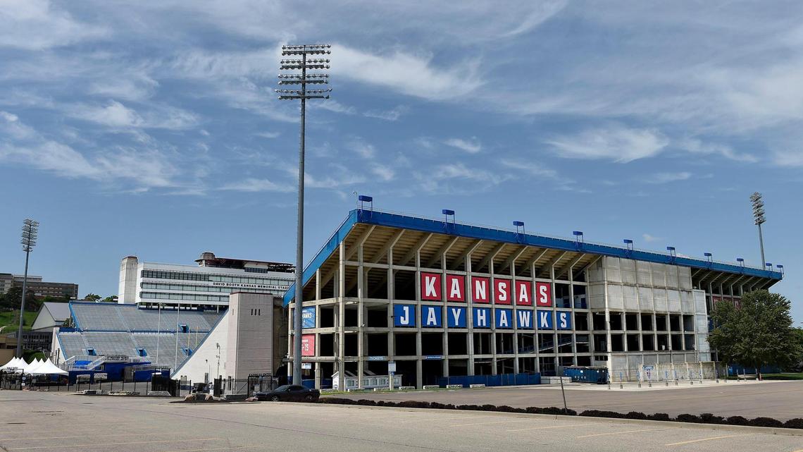 ‘No question’: Kansas health officer warns Big 12 football increases COVID-19 risks