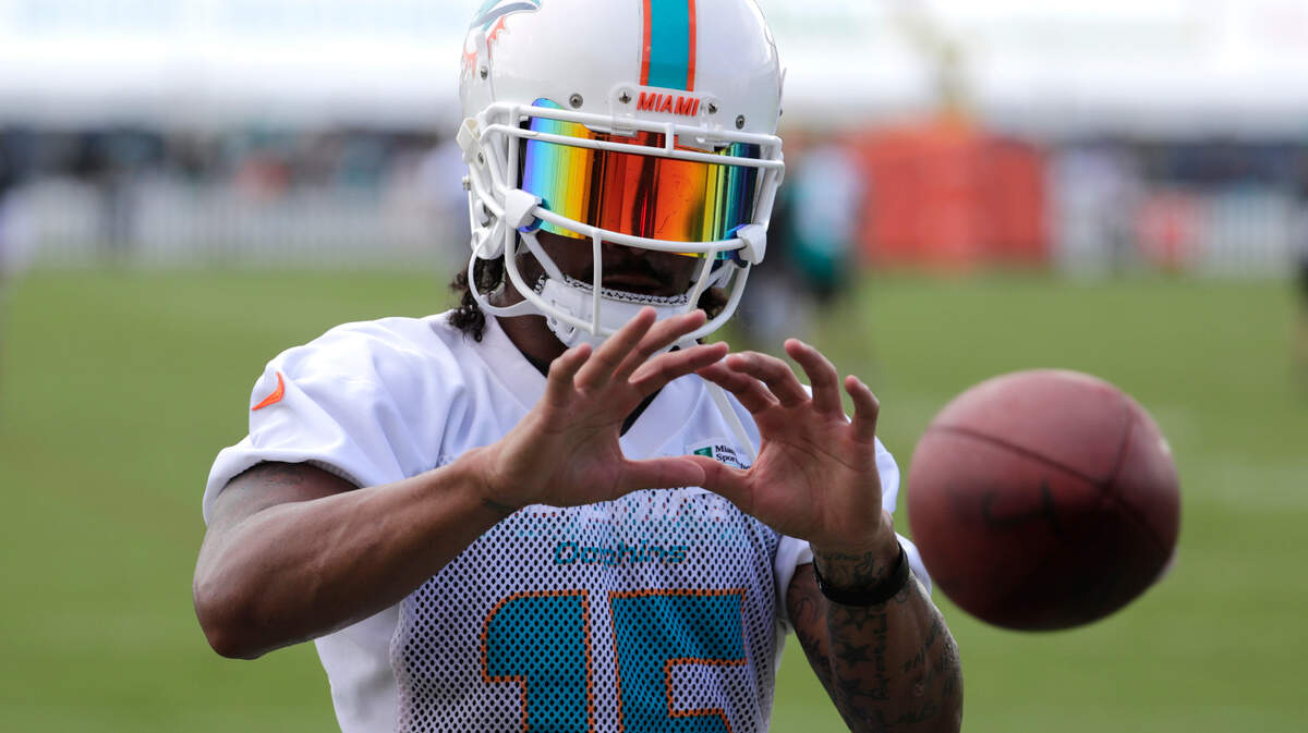 Miami Dolphins wide receiver Albert Wilson (15) does drills at the NFL football team’s training camp, Friday, July 27, 2018, in Davie, Fla. (AP Photo/Lynne Sladky)