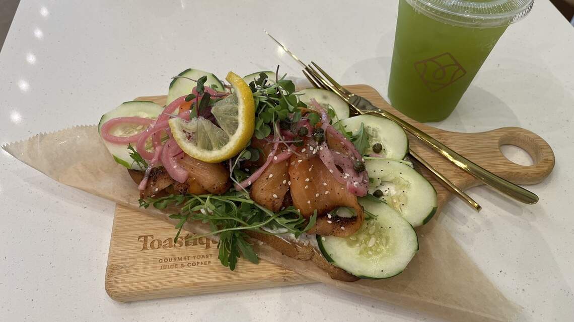 Newly opened Johnson County cafe closes abruptly amid tipping debacle
