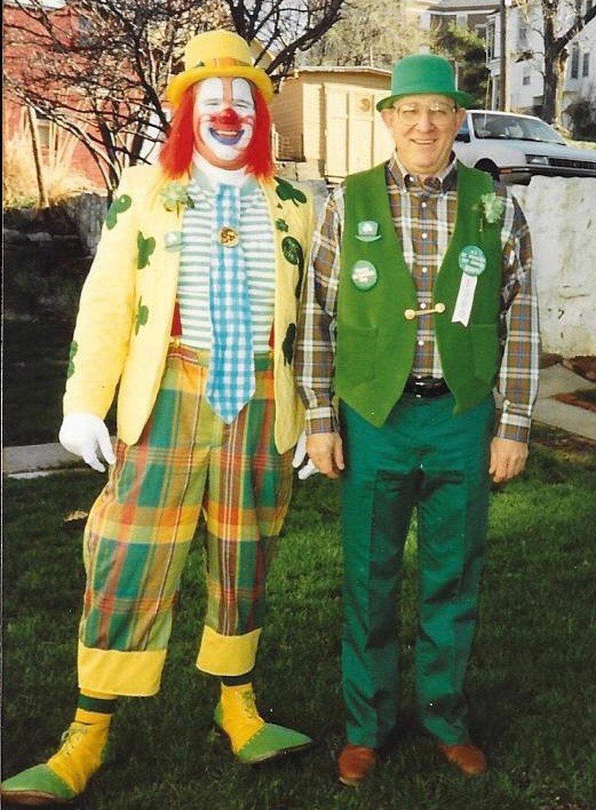 A young Eric Stonestreet participated in Kansas City’s St. Patrick’s Day Parade during the 1980s dressed as Fizbo the Clown. Fizbo has continued to appear occasionally on “Modern Family.”