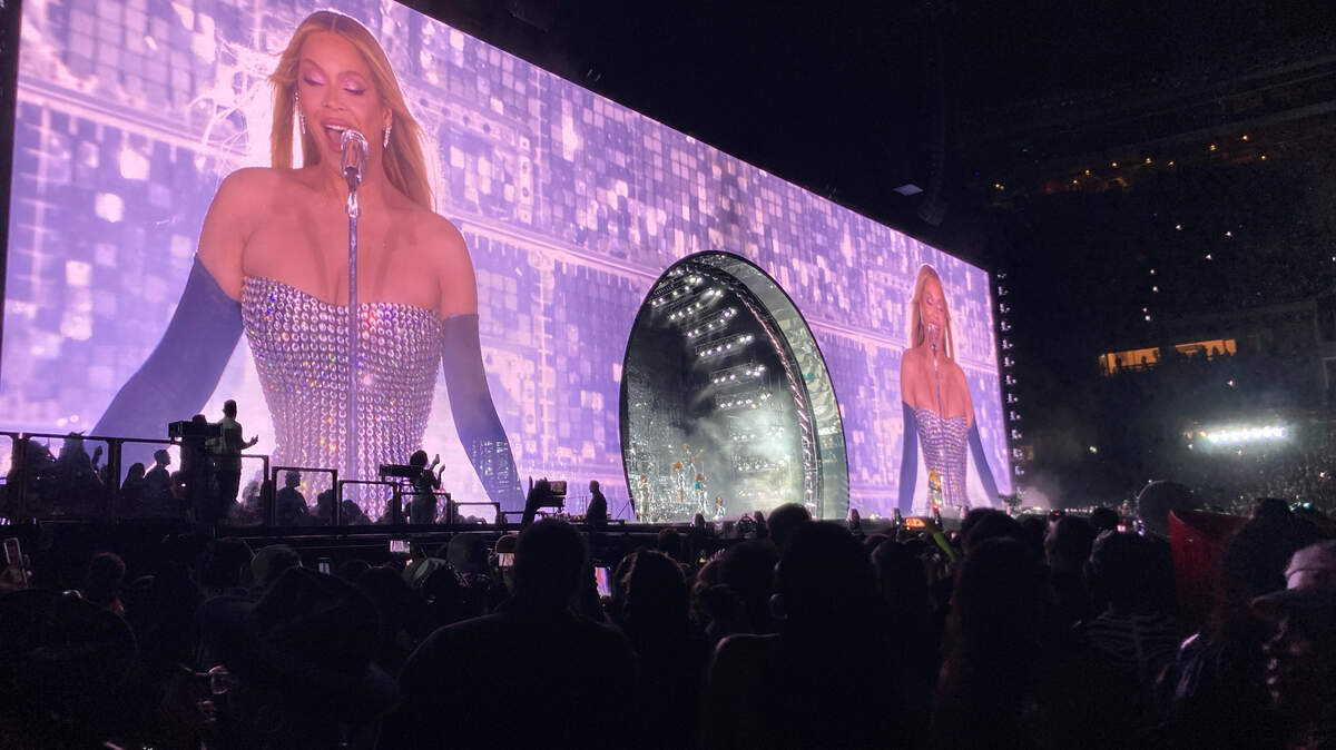 Almost two hours after the scheduled start time, Beyoncé took the stage with giant screens projecting her image to the crowd at Arrowhead Stadium. Note, while the tour allowed The Star to send reporters into the concert, it did not allow our photographers.