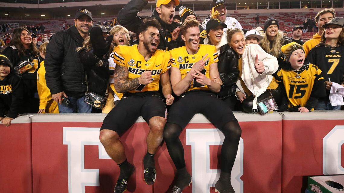 What we learned from Missouri Tigers football’s SEC victory at Arkansas: MU takeaways