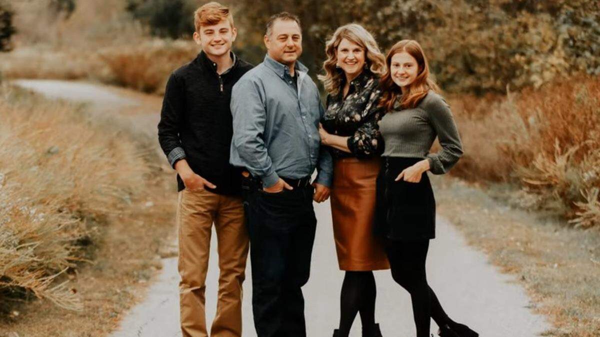 The last family photo of the Yates before Kim Yates passed. The Yates children, Megan and Zachary, were 17 when Kim Yates took her life. They are twins.