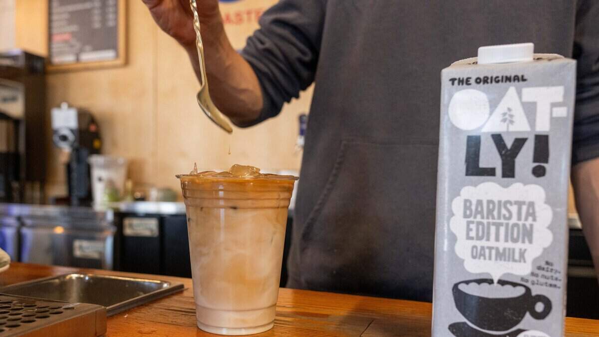 Kaffee mit Hafermilch? Warum immer mehr Cafés in Kansas City auf Aufpreise ...