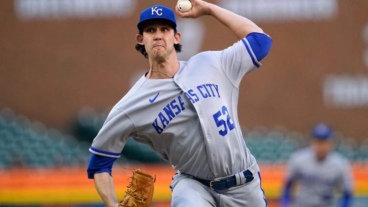 Kansas City Royals pitcher Daniel Lynch throws against the Detroit Tigers in the first inning of a baseball game in Detroit, Wednesday, Sept. 28, 2022. (AP Photo/Paul Sancya)