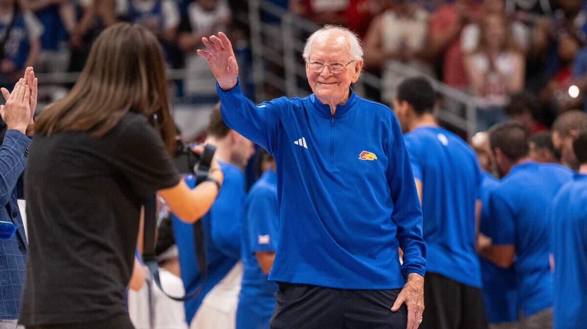 KU great Ted Owens was gracious, funny on enshrinement day at Hall of Fame ...