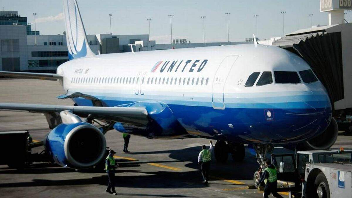 United Airlines quietly made changes to its food and beverage services on most domestic flights and one in particular had fliers in a bad mood. The airline stopped serving tomato juice on shorter flights. United then decided to bring it back.