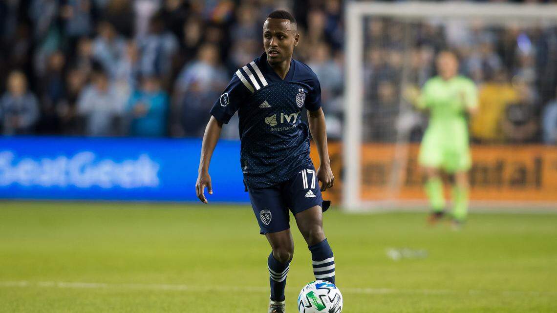 Sporting Kansas City midfielder Gadi Kinda brings the ball upfield during a 2020 match against the Houston Dynamo.