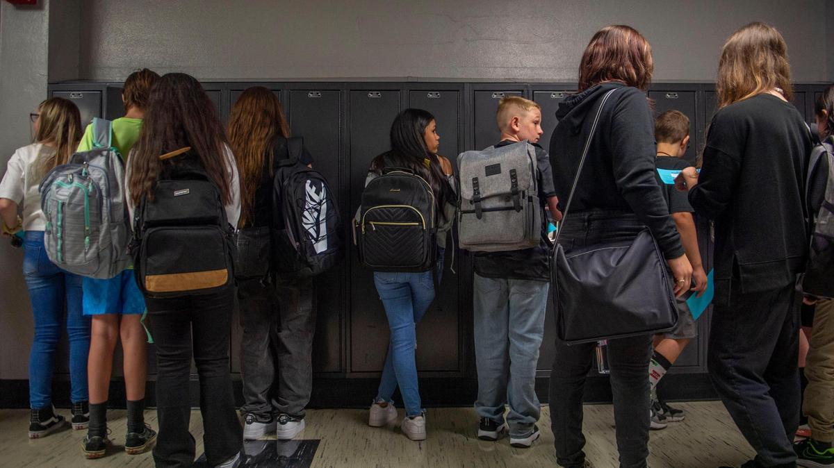 4-day weeks, virtual teachers: Staff shortage has KC schools taking desperate measures