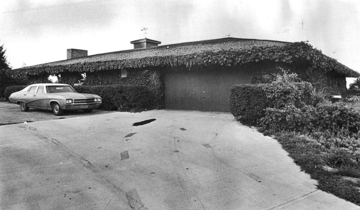 Dr. Lynn D. Weller, Jr., 38, was killed at his ivy-covered ranch house in Kansas City in 1973.