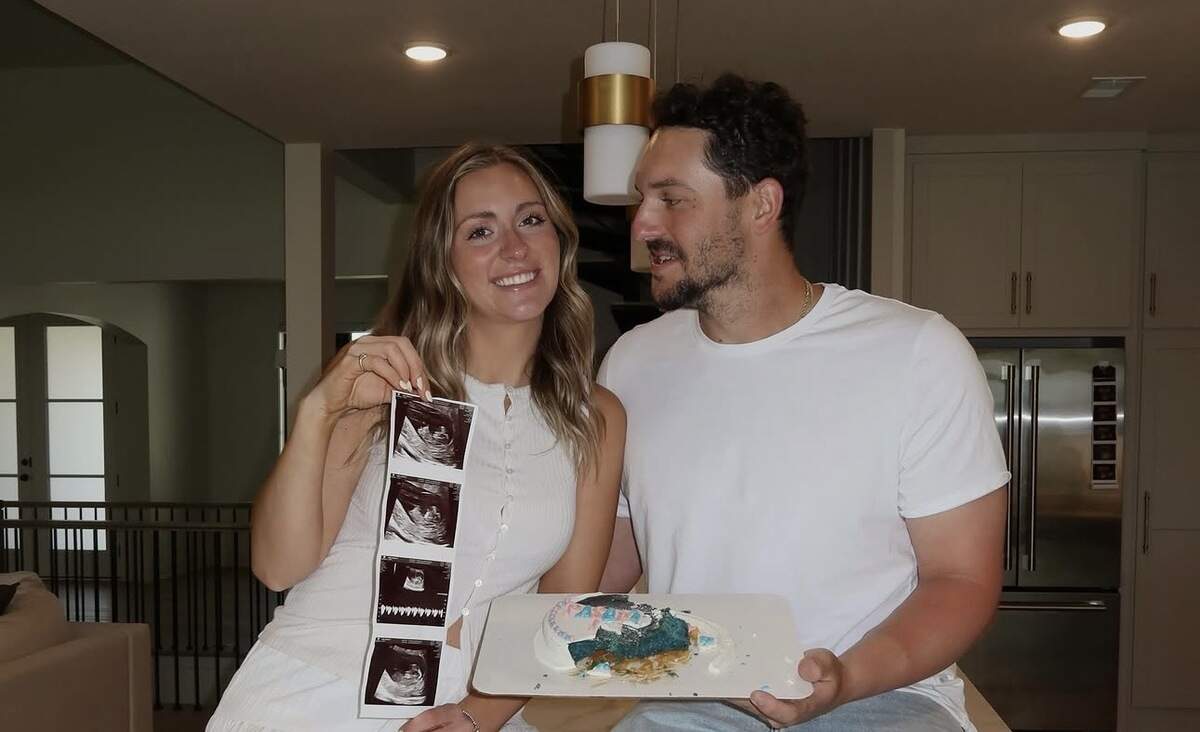 Kansas City Royals first baseman Vinnie Pasquantino and his wife Ryann recently announced that she is pregnant.