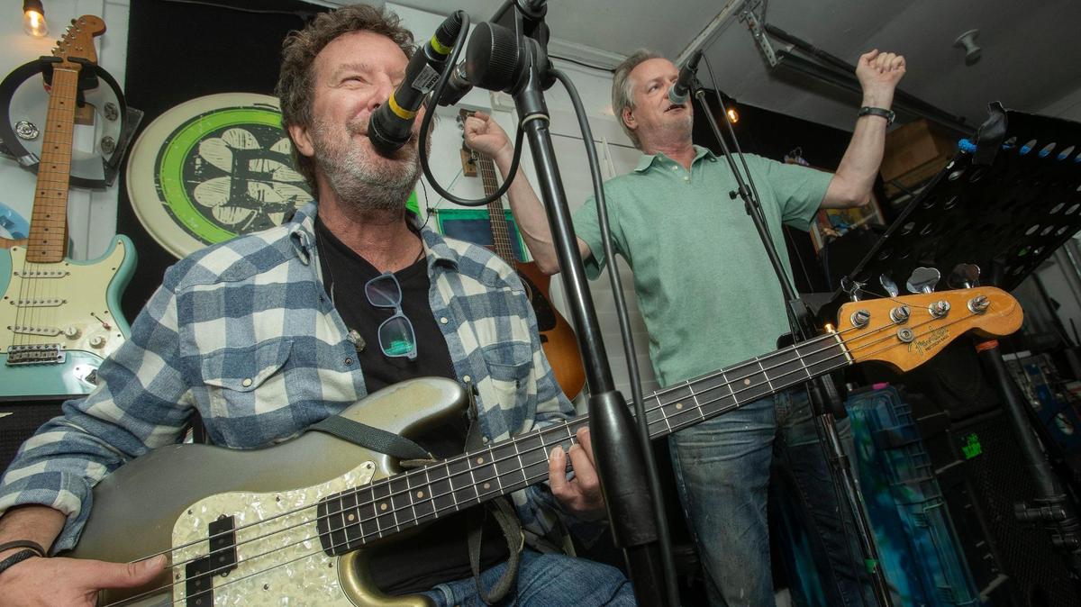 The Elders’ vocalist/bass guitarist Norm Dahlor, left, and lead singer Ian Byrne rehearsed recently for the band’s upcoming “Well Alright Tour,” which kicks off in Kansas City on April 28.