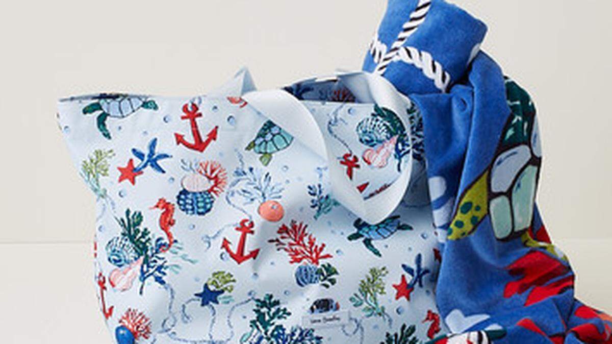 A Vera Bradley beach tote.